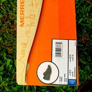 Men’s Merrell 9.5